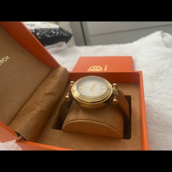 ‼️SOLD‼️ Tory Burch hybrid smartwatch - Picture 4 of 5
